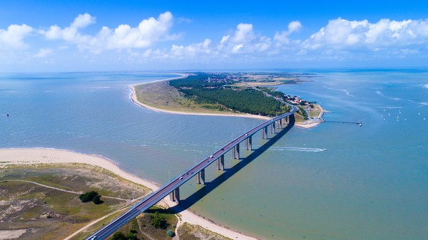 Photographie aérienne du pont de l’île de Noirmoutier