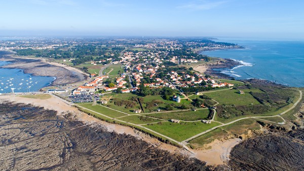 Photo aérienne de la pointe-Saint Gildas à Prefailles