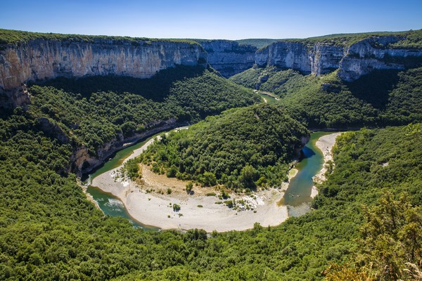 Le célèbre virage de la rivière Ardeche dans les Gorges de Ardèche, Auvergne