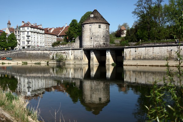 Tour de la rapport avec la en Besançon