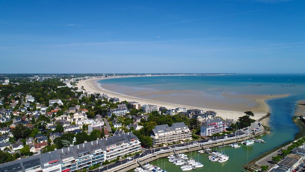 Photographie aérienne de la baie de La Baule