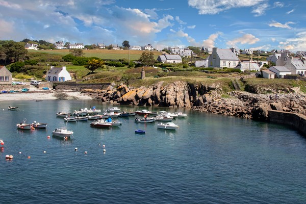 Plouhinec. Le petit port de Pors Poulhan. Finistère. Bretagne