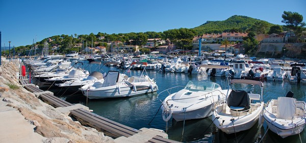 Saint-Cyr-sur-Mer, La Madrage harbor