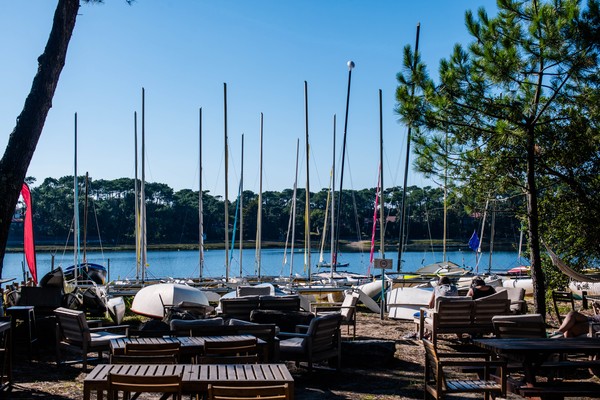 Magnifique paysage du lac d’Hossegor dans les Landes