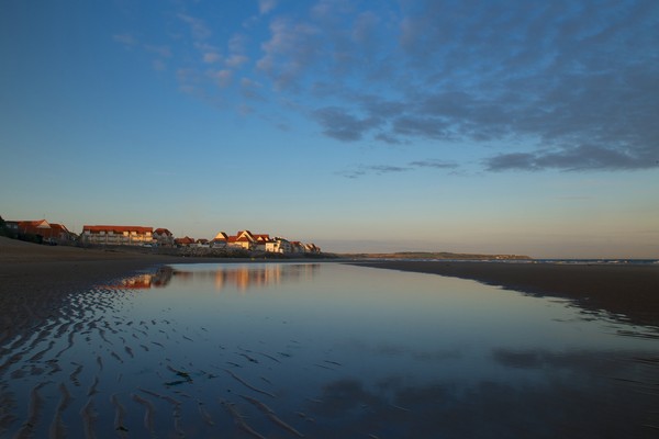Wissant au crépuscule-Côte d''Opale, en France.