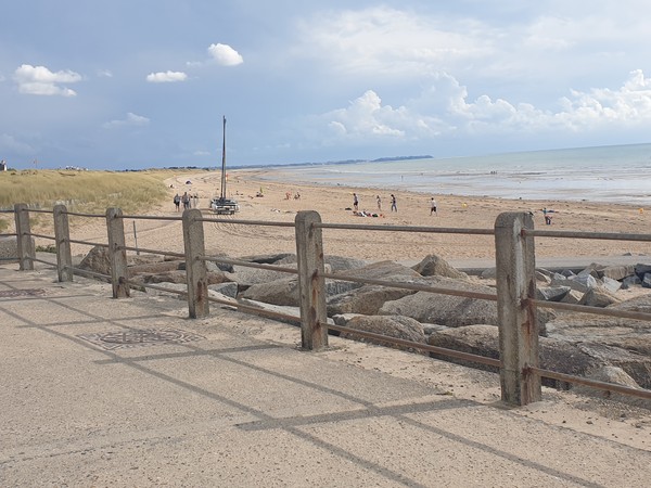 Photo principale de Face A L'Ecole De Voile D'Hauteville Sur Mer