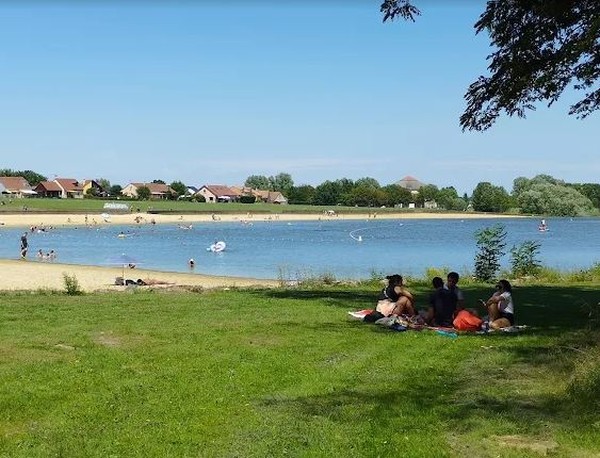 Photo principale de Giffaumont Plage Du Camping (Der)